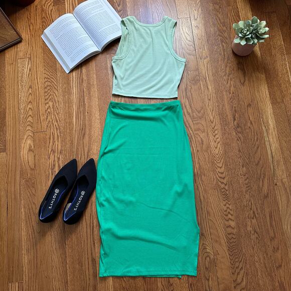 Green Two Piece Crew Neck Ribbed Tank Top Bodycon Slit Midi Skirt Set - Picture 8 of 11